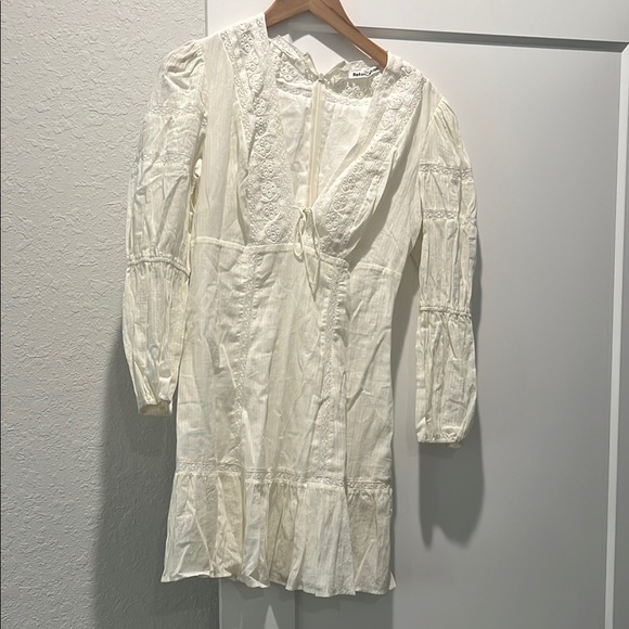 Reformation Dresses & Skirts - Reformation Ivory Lace Dress